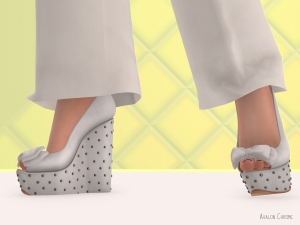 The adorable white Peep Toe Wedges by Reign come with Slink and Maitreya versions.